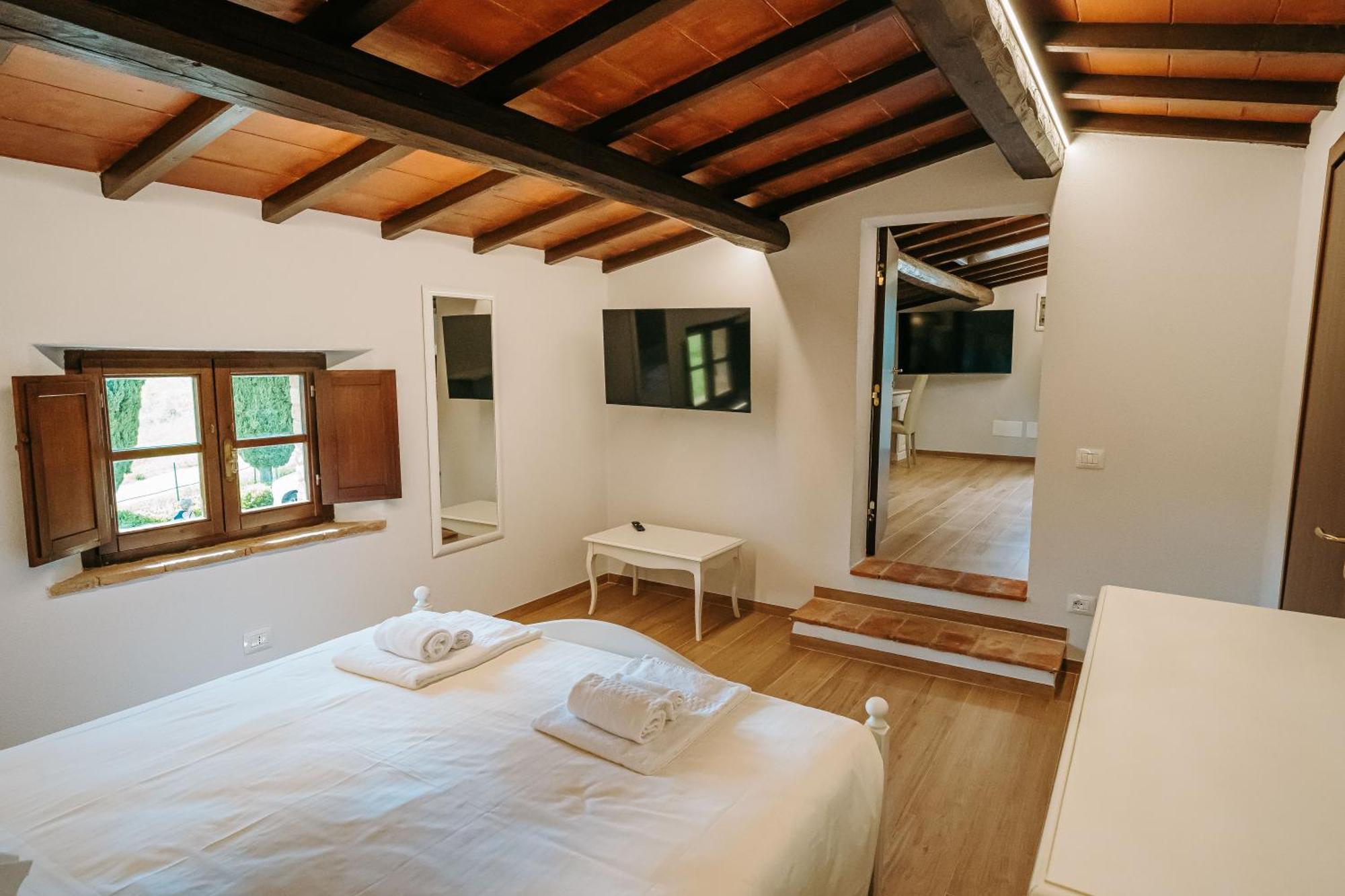 Borgo Il Poggiaccio Residenza D'Epoca Guest House Совичиле Екстериор снимка