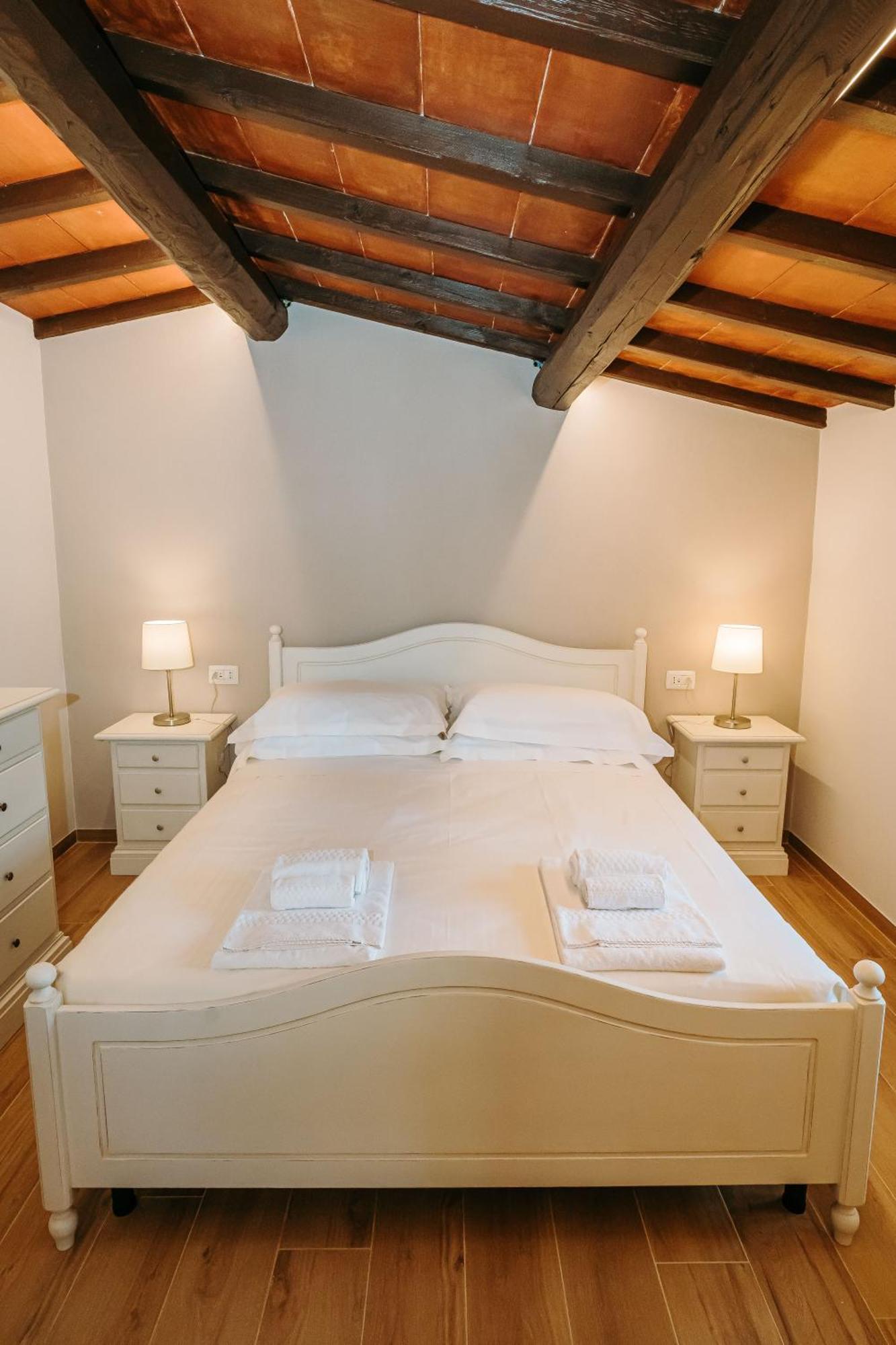 Borgo Il Poggiaccio Residenza D'Epoca Guest House Совичиле Екстериор снимка