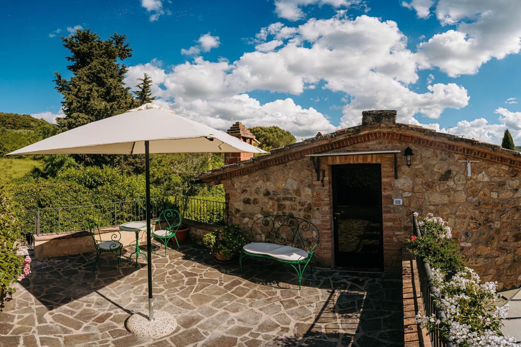 Borgo Il Poggiaccio Residenza D'Epoca Guest House Совичиле Екстериор снимка
