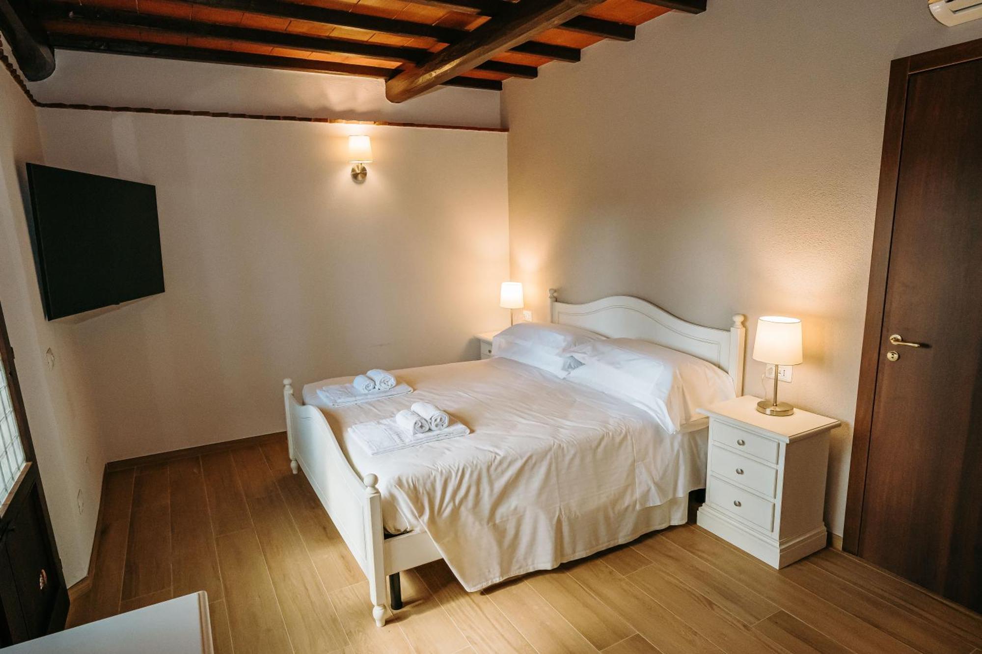 Borgo Il Poggiaccio Residenza D'Epoca Guest House Совичиле Екстериор снимка