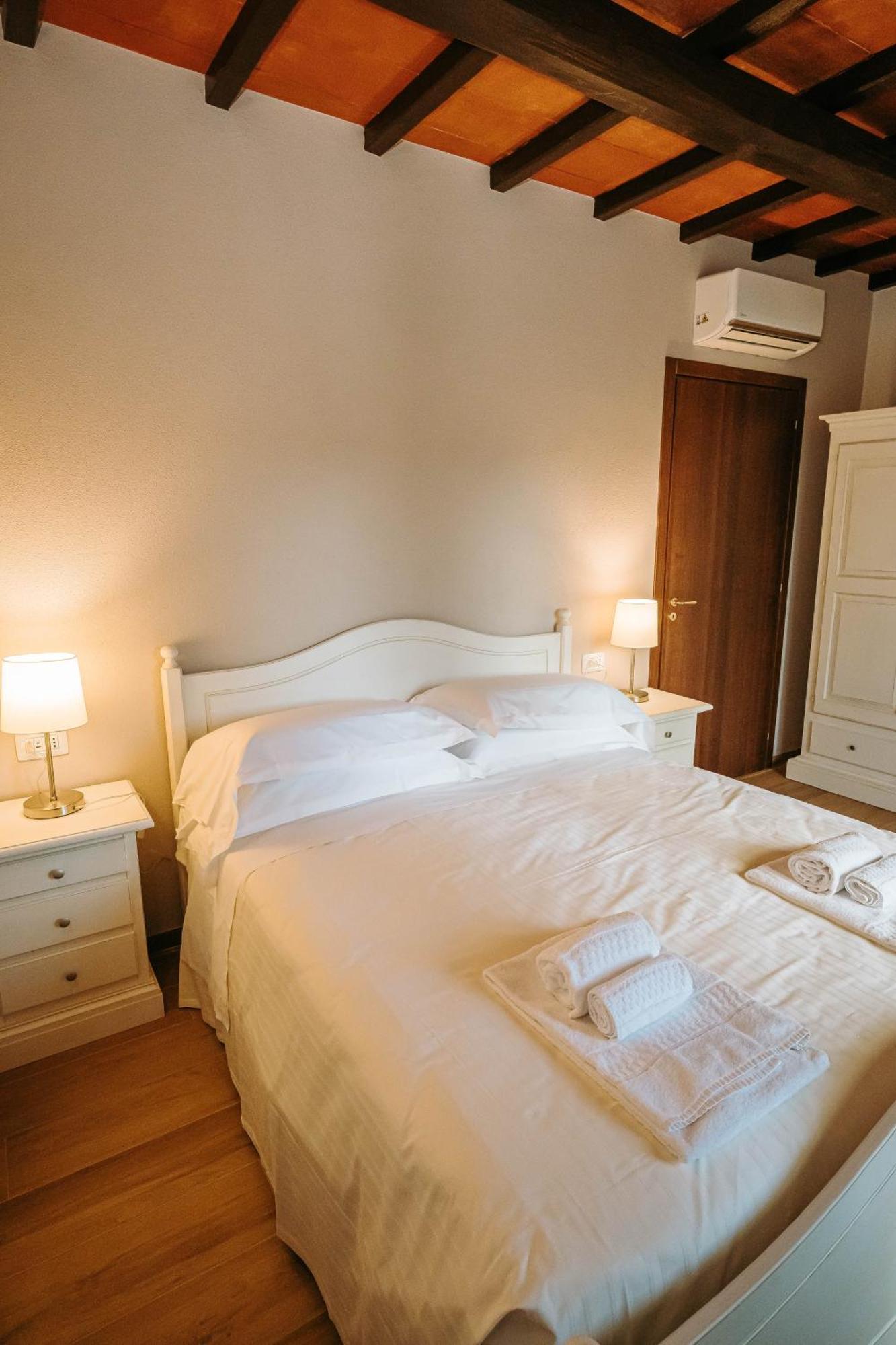 Borgo Il Poggiaccio Residenza D'Epoca Guest House Совичиле Екстериор снимка
