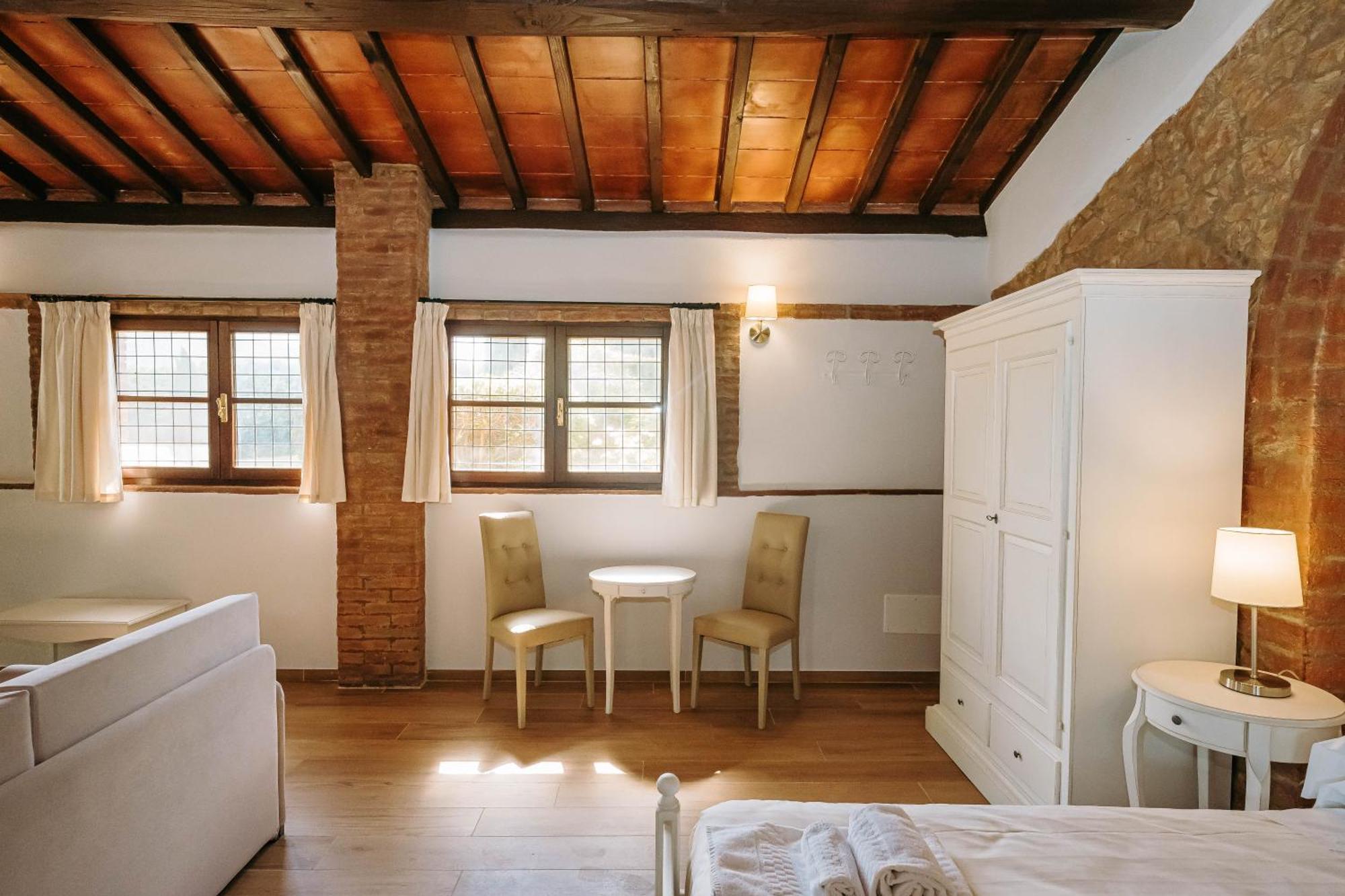 Borgo Il Poggiaccio Residenza D'Epoca Guest House Совичиле Екстериор снимка