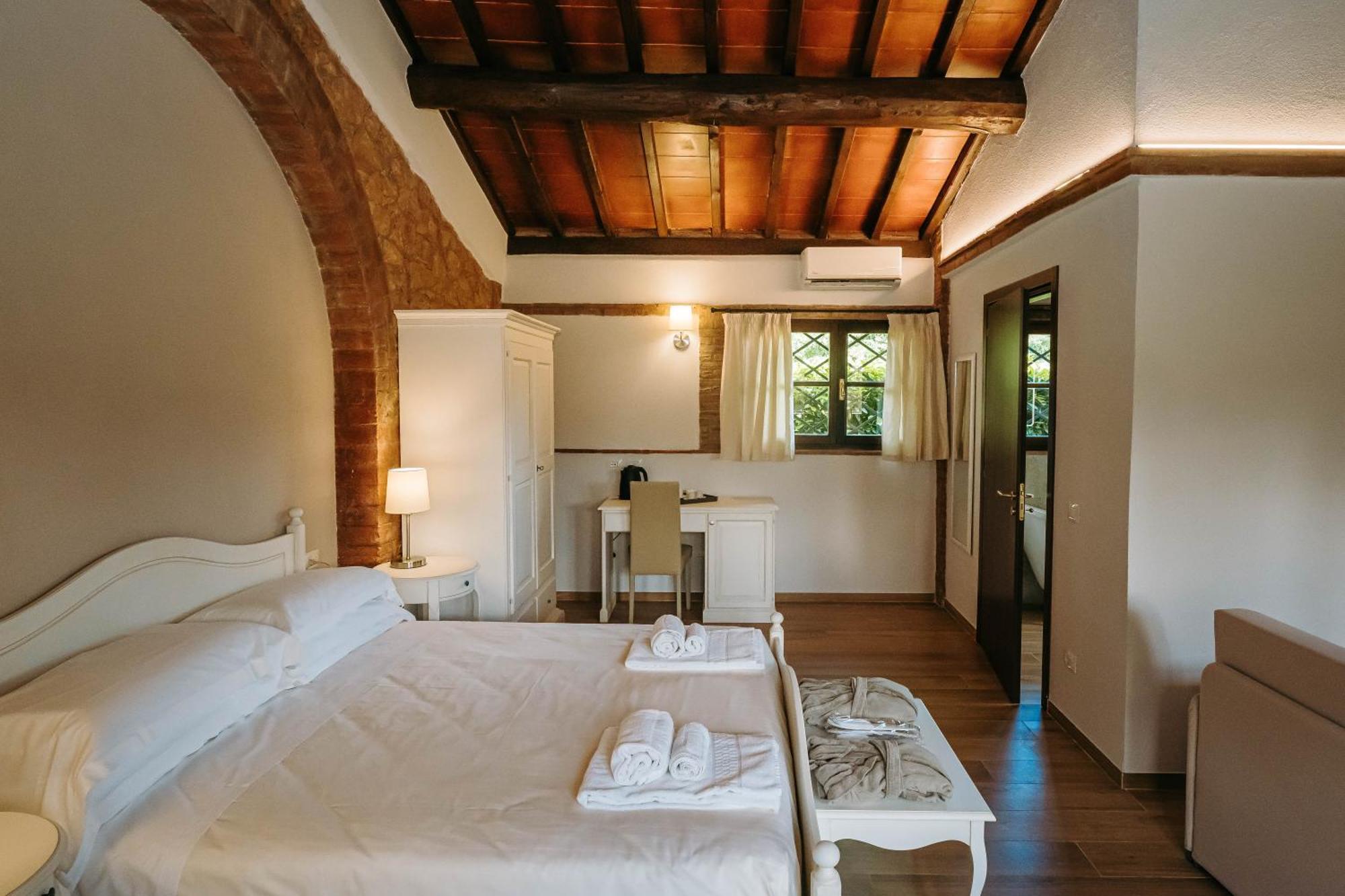 Borgo Il Poggiaccio Residenza D'Epoca Guest House Совичиле Екстериор снимка
