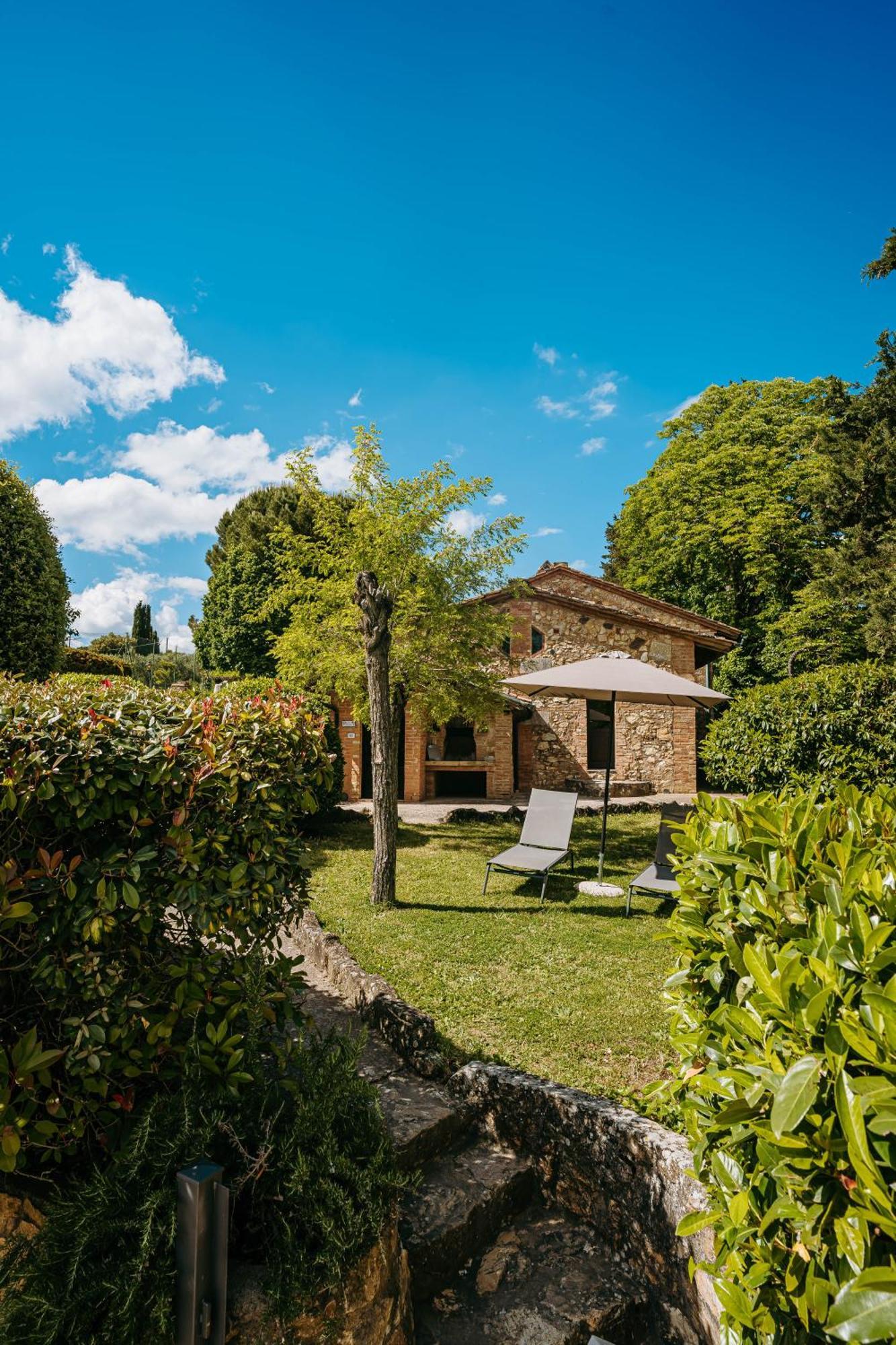 Borgo Il Poggiaccio Residenza D'Epoca Guest House Совичиле Екстериор снимка