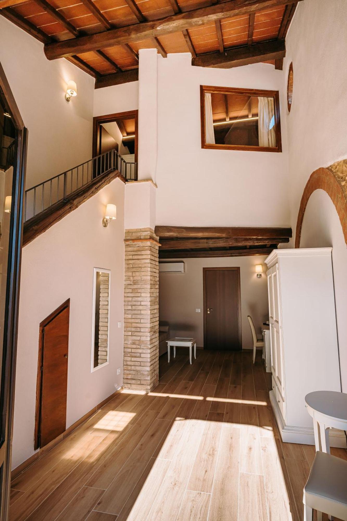 Borgo Il Poggiaccio Residenza D'Epoca Guest House Совичиле Екстериор снимка