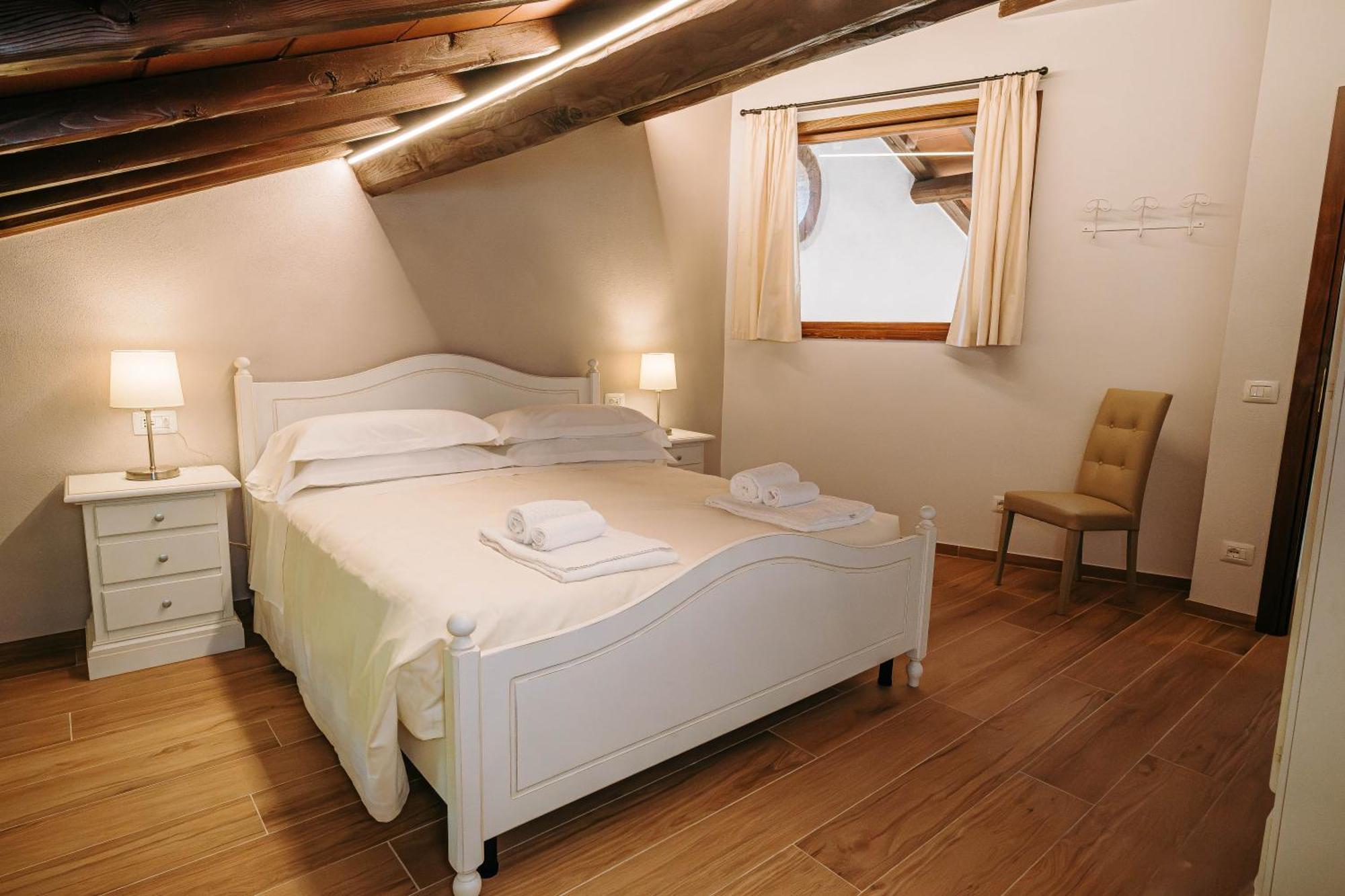 Borgo Il Poggiaccio Residenza D'Epoca Guest House Совичиле Екстериор снимка