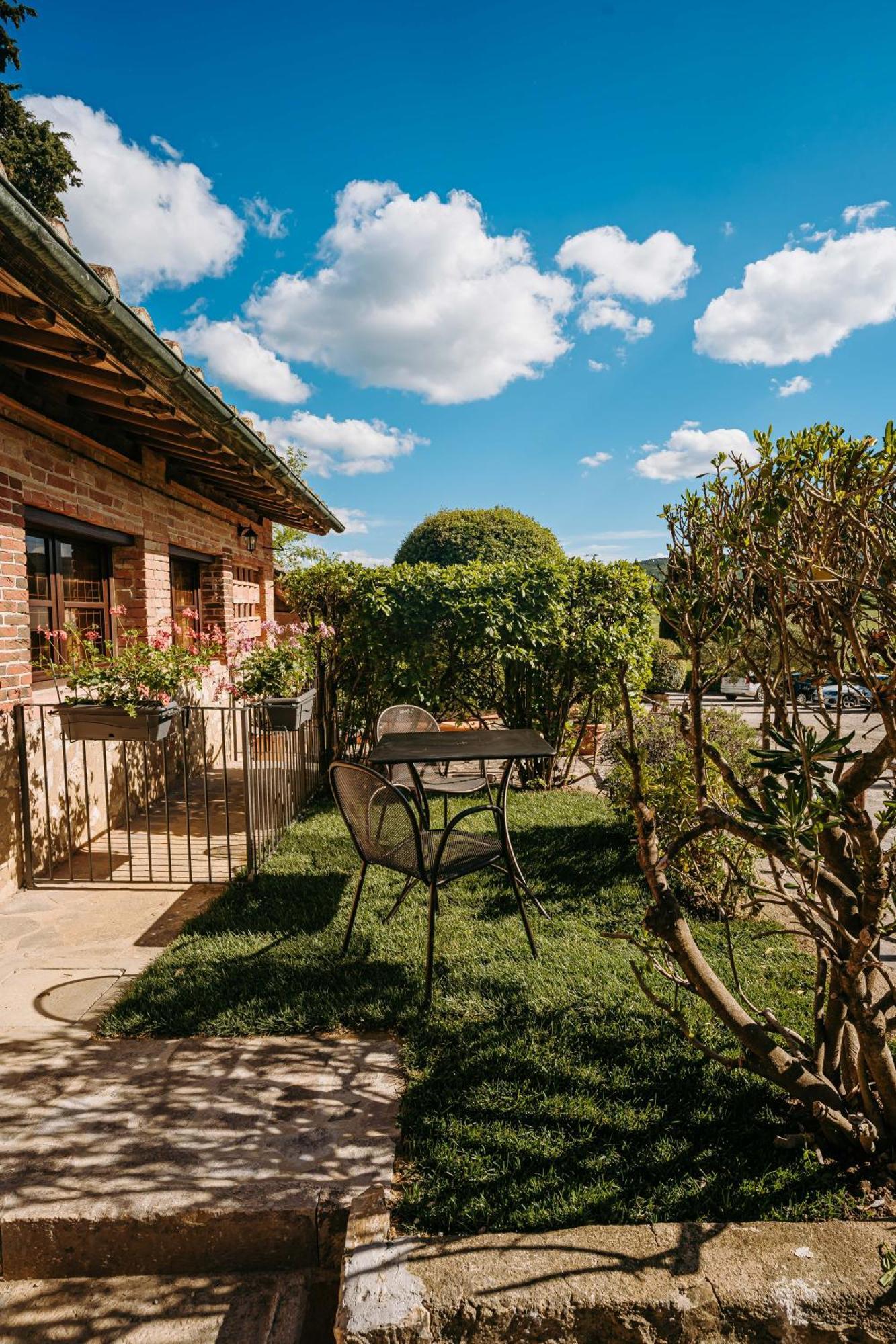 Borgo Il Poggiaccio Residenza D'Epoca Guest House Совичиле Екстериор снимка
