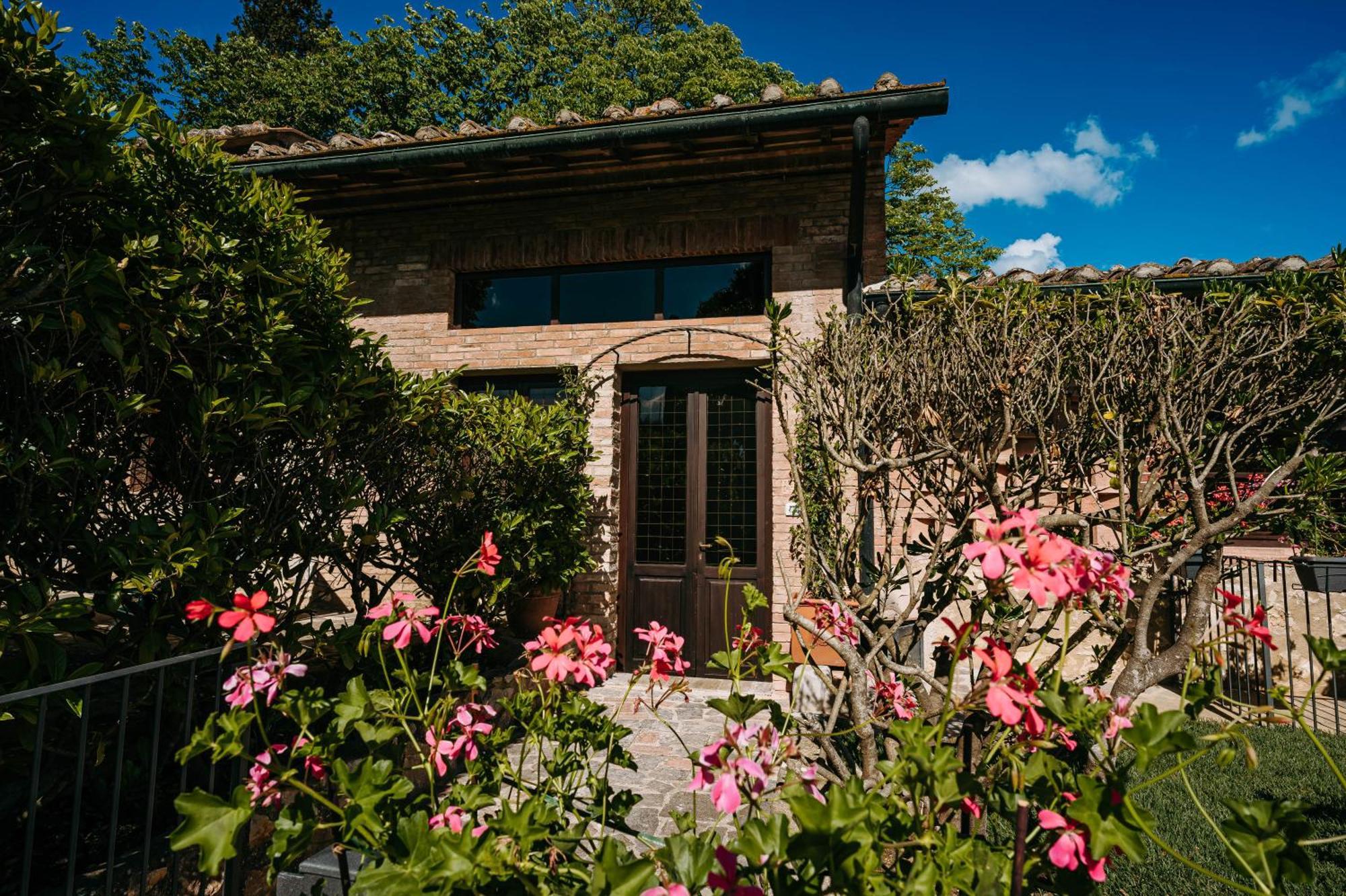 Borgo Il Poggiaccio Residenza D'Epoca Guest House Совичиле Екстериор снимка
