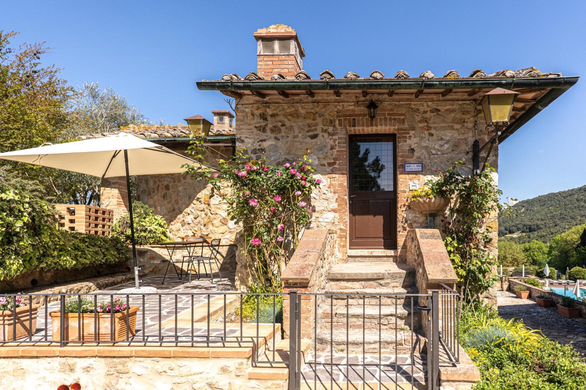 Borgo Il Poggiaccio Residenza D'Epoca Guest House Совичиле Екстериор снимка