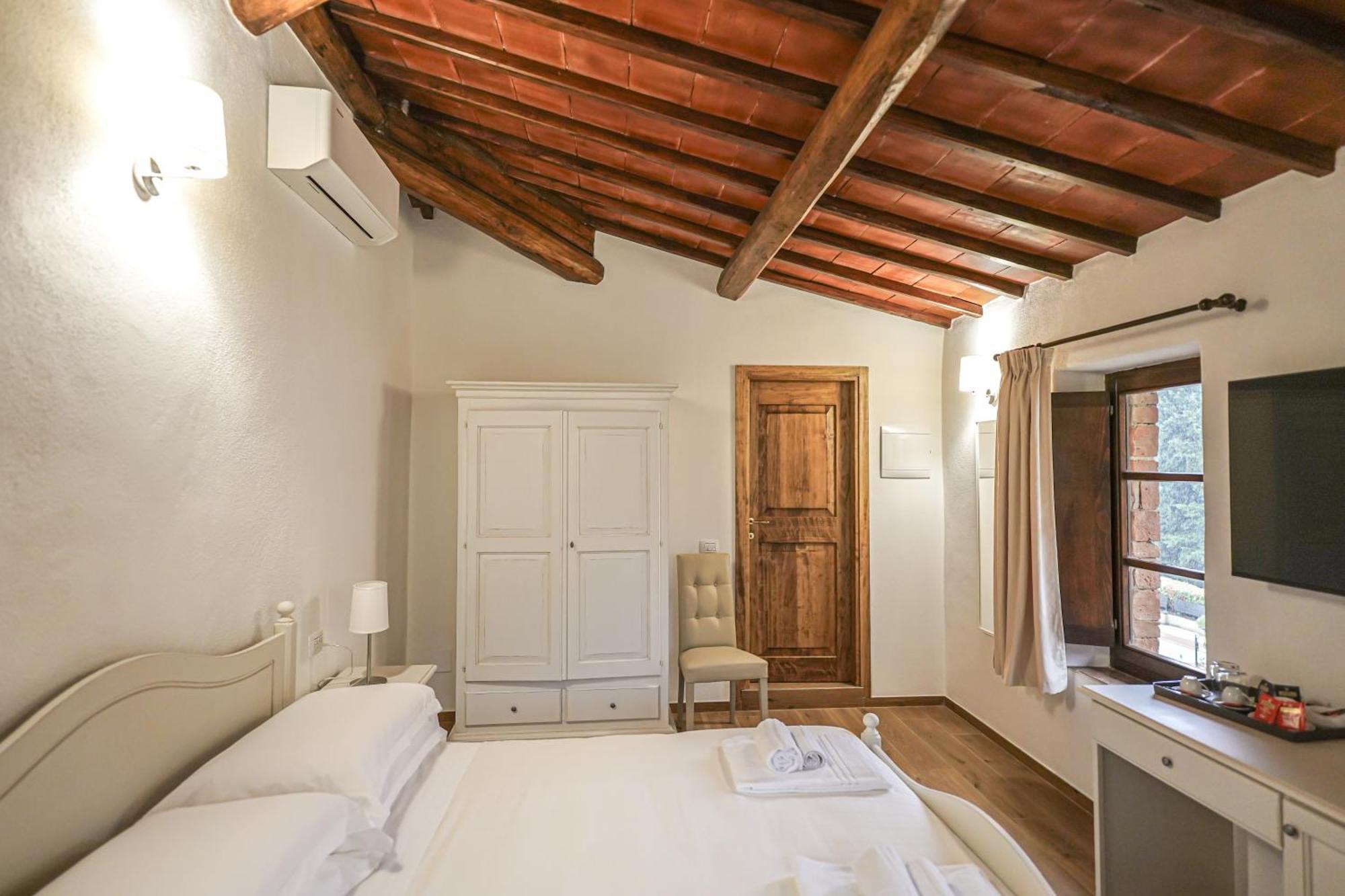 Borgo Il Poggiaccio Residenza D'Epoca Guest House Совичиле Екстериор снимка