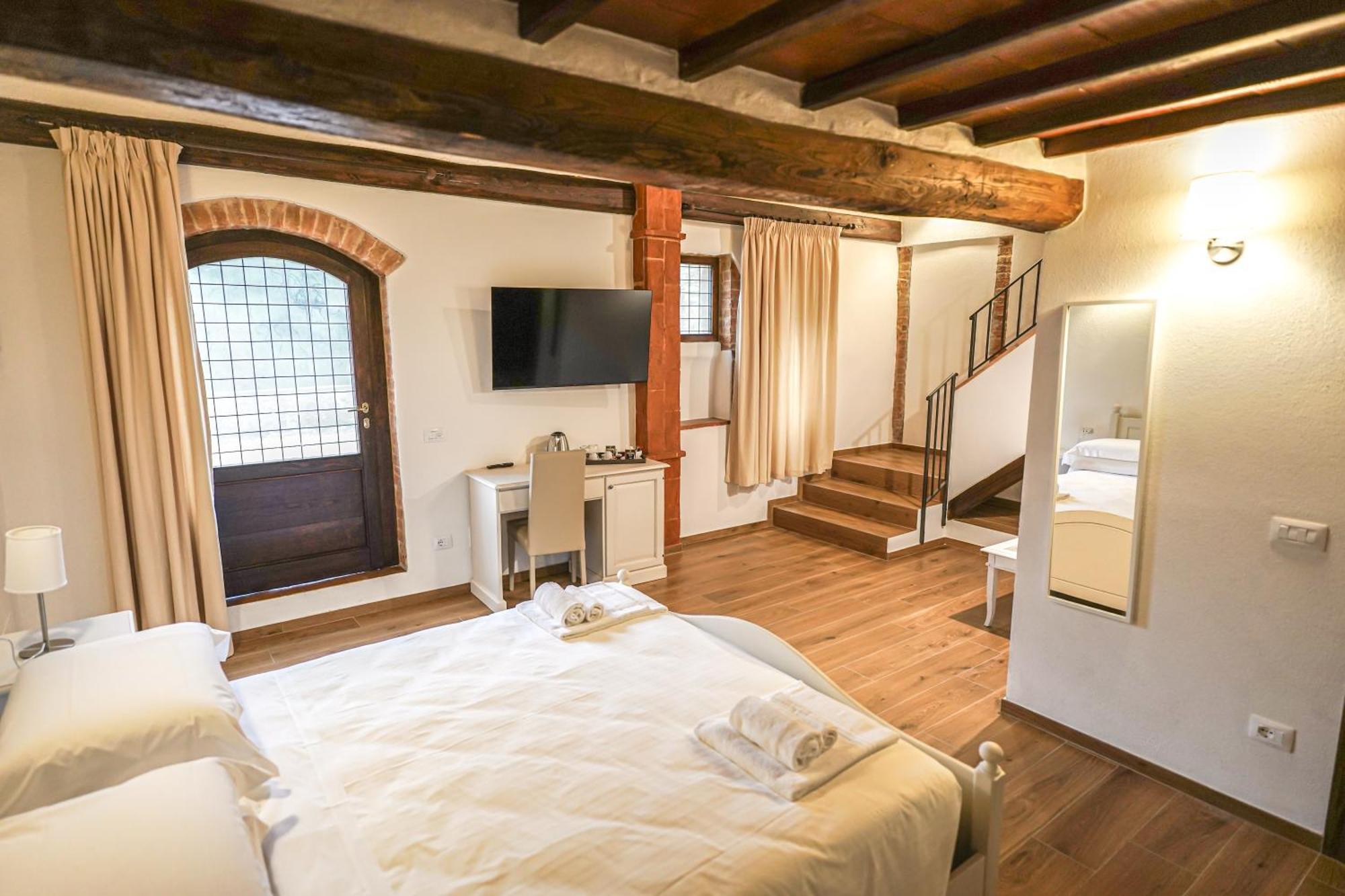 Borgo Il Poggiaccio Residenza D'Epoca Guest House Совичиле Екстериор снимка